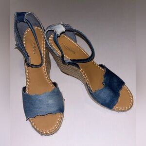 Bamboo wedges denim color never worn sz 8